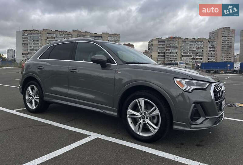 Внедорожник / Кроссовер Audi Q3 2021 в Львове