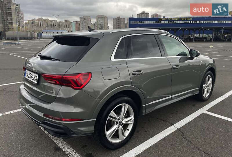 Внедорожник / Кроссовер Audi Q3 2021 в Львове