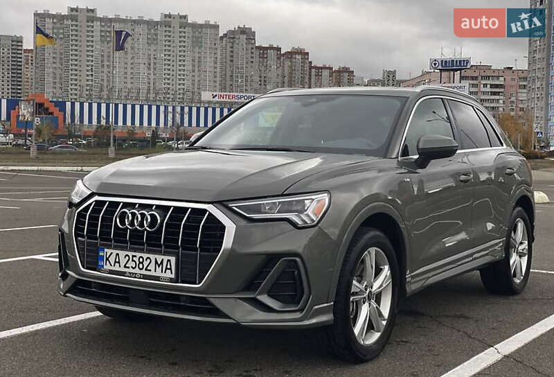 Внедорожник / Кроссовер Audi Q3 2021 в Львове