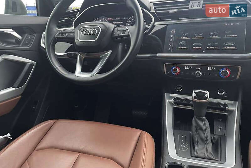 Внедорожник / Кроссовер Audi Q3 2021 в Львове