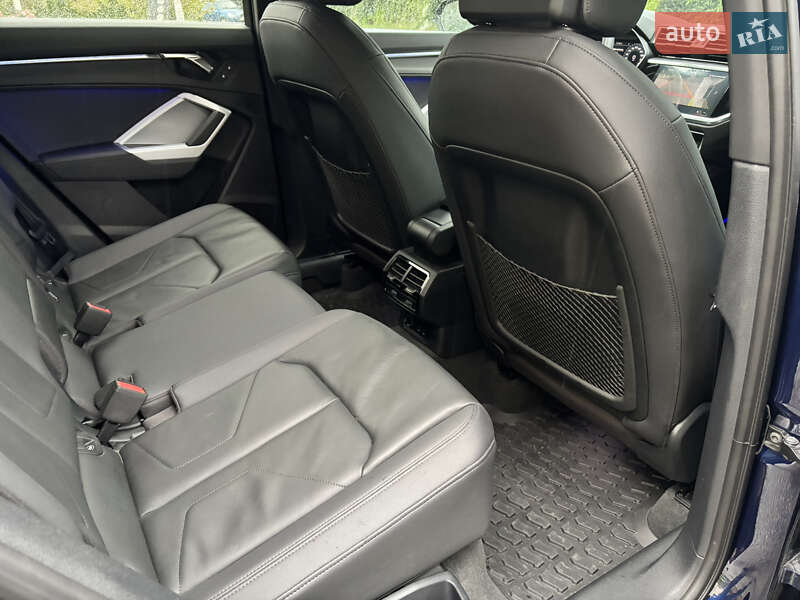 Внедорожник / Кроссовер Audi Q3 2022 в Вышгороде
