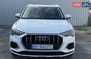 Внедорожник / Кроссовер Audi Q3 2019 в 