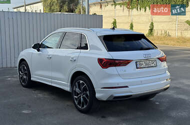 Внедорожник / Кроссовер Audi Q3 2019 в 