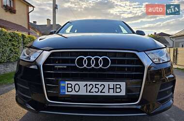 Позашляховик / Кросовер Audi Q3 2017 в 