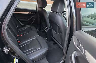 Позашляховик / Кросовер Audi Q3 2017 в 