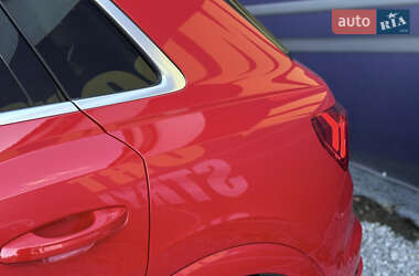 Позашляховик / Кросовер Audi Q3 2021 в 