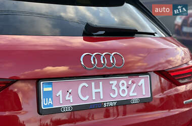 Позашляховик / Кросовер Audi Q3 2021 в 