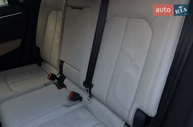 Позашляховик / Кросовер Audi Q3 2021 в 