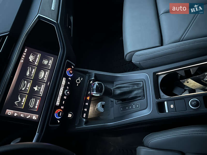 Позашляховик / Кросовер Audi Q3 2024 в Києві