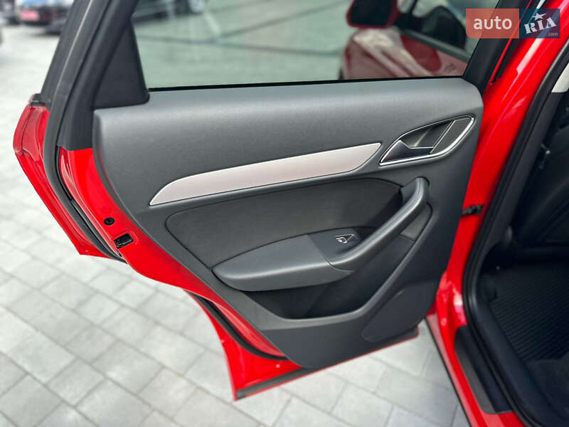 Внедорожник / Кроссовер Audi Q3 2017 в Ивано-Франковске