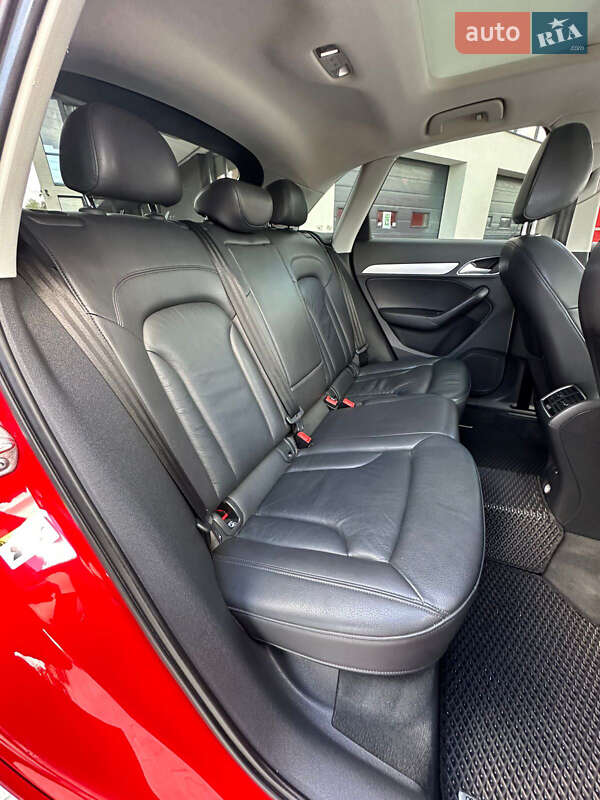 Внедорожник / Кроссовер Audi Q3 2017 в Ивано-Франковске