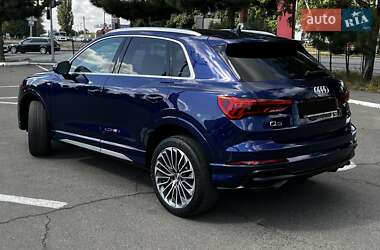 Внедорожник / Кроссовер Audi Q3 2020 в 