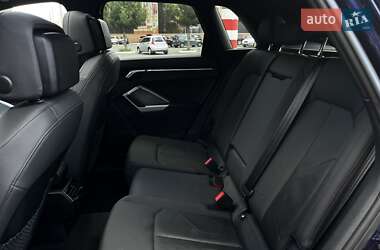 Внедорожник / Кроссовер Audi Q3 2020 в 
