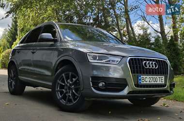 Позашляховик / Кросовер Audi Q3 2015 в 