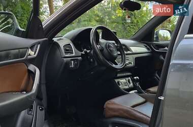 Позашляховик / Кросовер Audi Q3 2015 в 