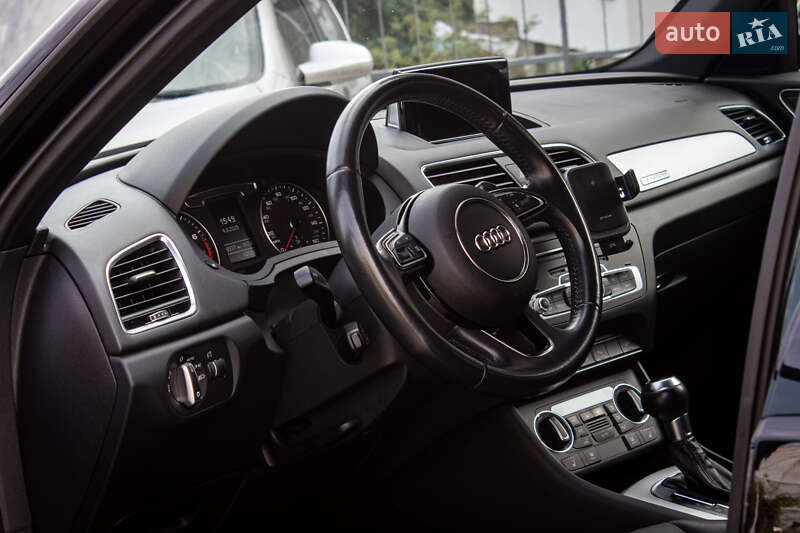 Внедорожник / Кроссовер Audi Q3 2016 в Львове