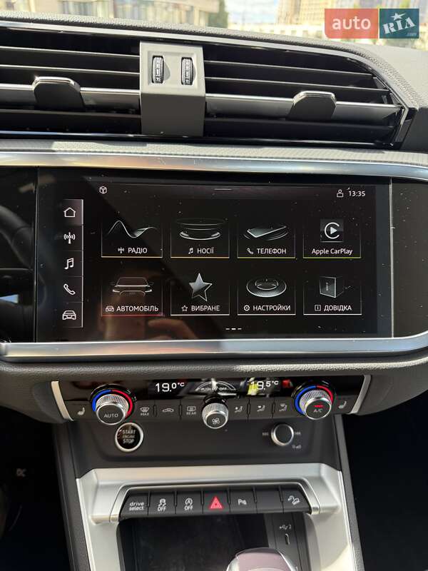 Внедорожник / Кроссовер Audi Q3 2024 в Киеве