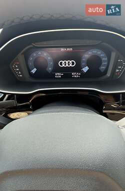 Позашляховик / Кросовер Audi Q3 2024 в 