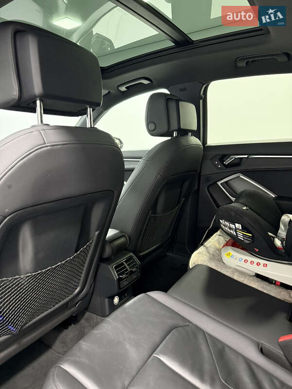 Внедорожник / Кроссовер Audi Q3 2019 в Одессе