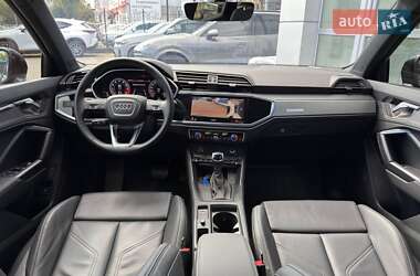 Внедорожник / Кроссовер Audi Q3 2024 в 