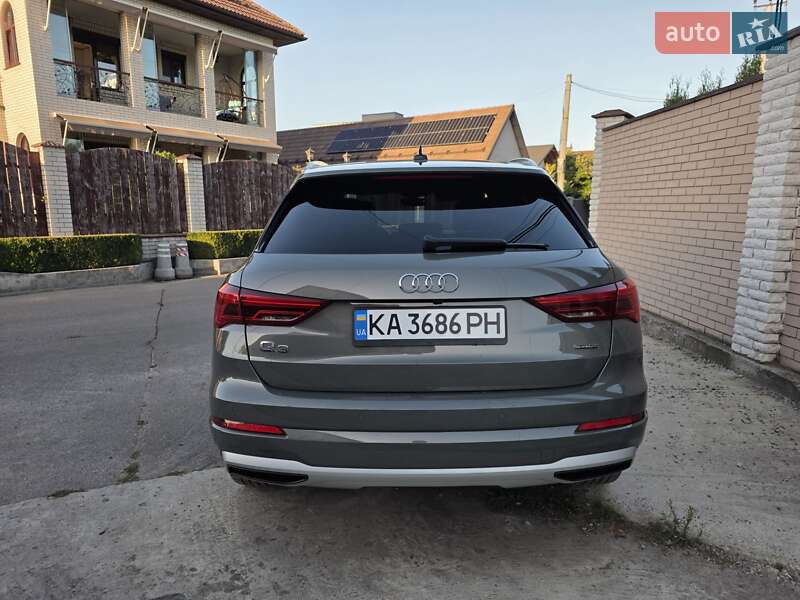 Внедорожник / Кроссовер Audi Q3 2021 в Киеве