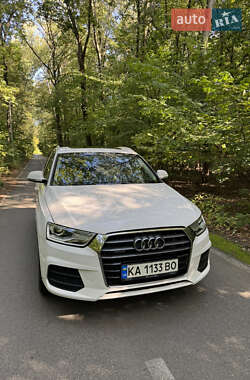 Позашляховик / Кросовер Audi Q3 2016 в 