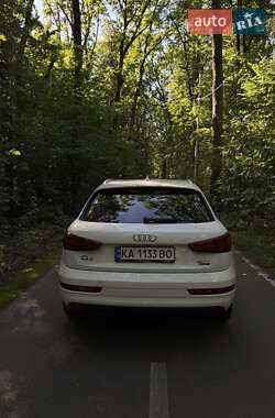Позашляховик / Кросовер Audi Q3 2016 в 