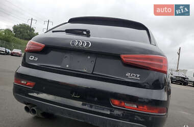 Внедорожник / Кроссовер Audi Q3 2017 в 