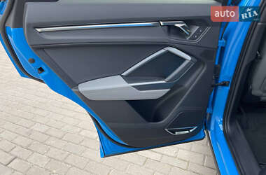 Внедорожник / Кроссовер Audi Q3 2020 в 