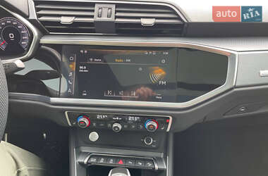Внедорожник / Кроссовер Audi Q3 2020 в 
