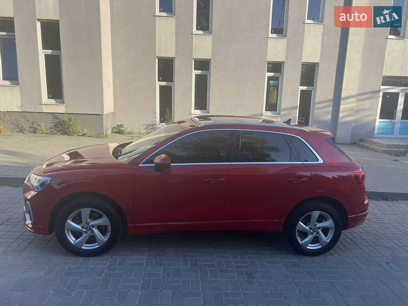 Внедорожник / Кроссовер Audi Q3 2019 в Сумах