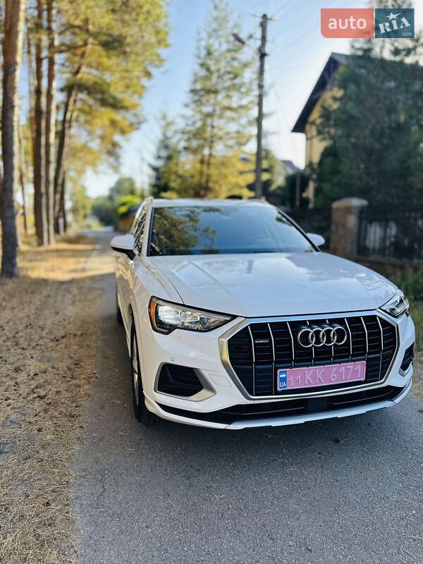 Внедорожник / Кроссовер Audi Q3 2019 в Лубнах