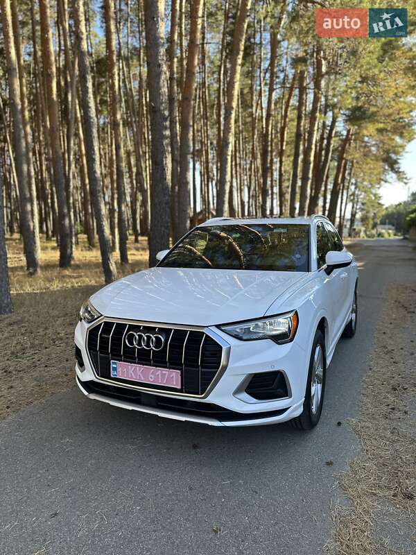 Внедорожник / Кроссовер Audi Q3 2019 в Лубнах