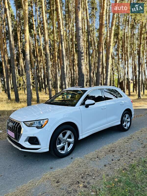 Внедорожник / Кроссовер Audi Q3 2019 в Лубнах