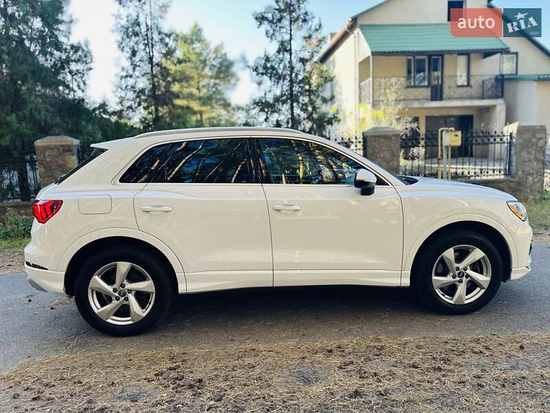 Внедорожник / Кроссовер Audi Q3 2019 в Лубнах