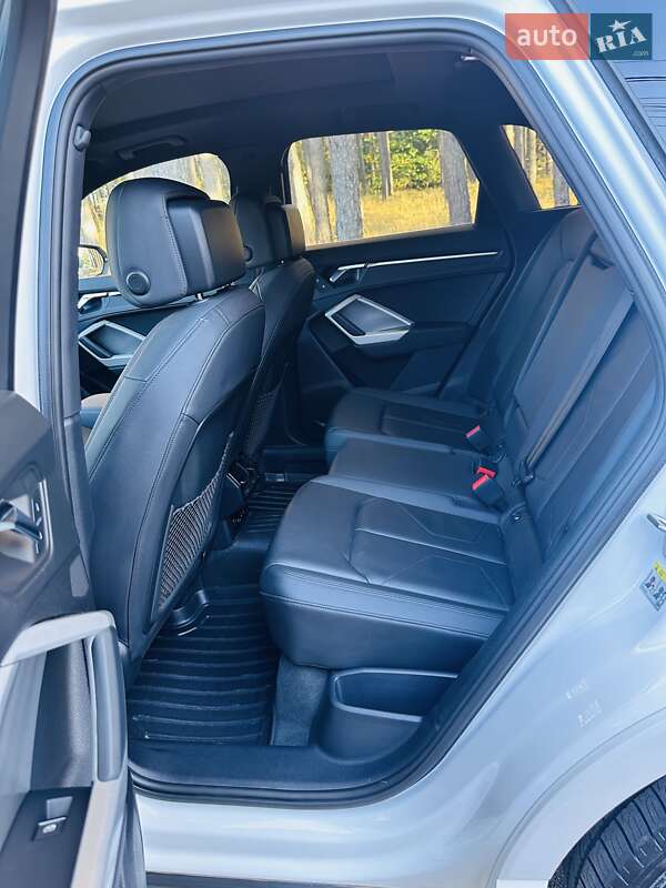 Внедорожник / Кроссовер Audi Q3 2019 в Лубнах