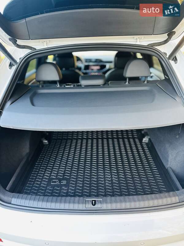 Внедорожник / Кроссовер Audi Q3 2019 в Лубнах