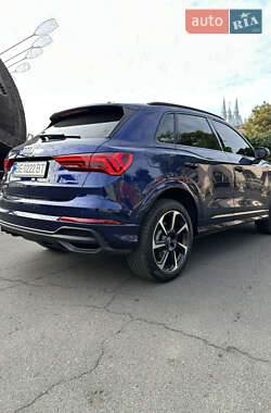 Внедорожник / Кроссовер Audi Q3 2024 в 