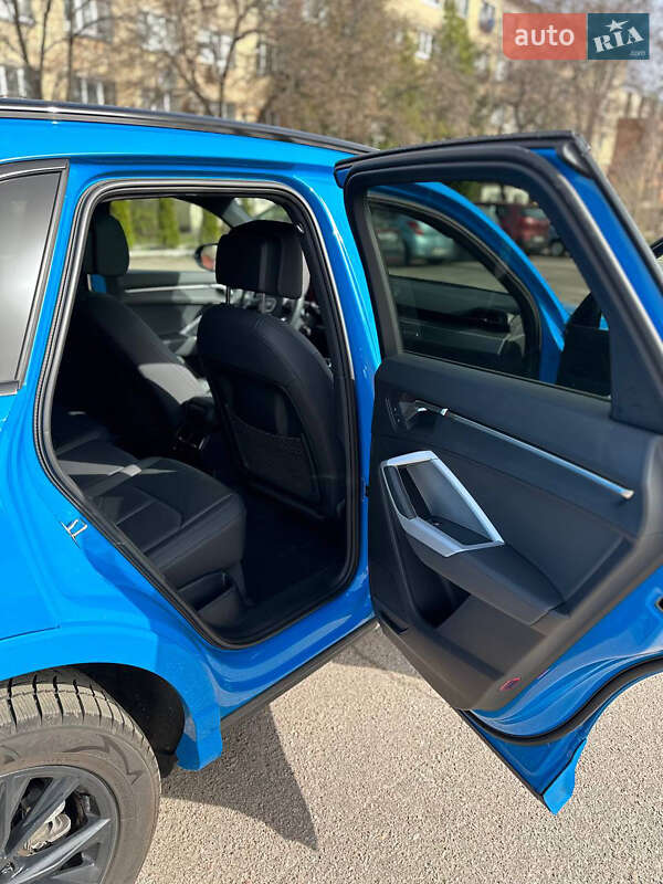 Позашляховик / Кросовер Audi Q3 2022 в Києві