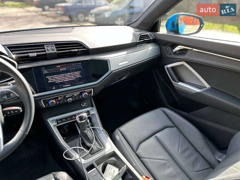 Позашляховик / Кросовер Audi Q3 2022 в Києві