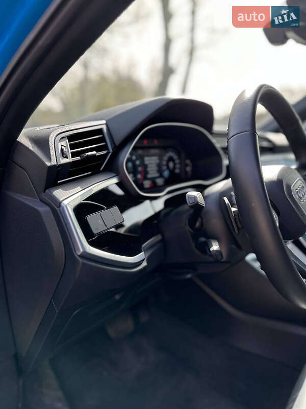 Позашляховик / Кросовер Audi Q3 2022 в Києві