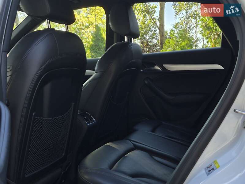 Позашляховик / Кросовер Audi Q3 2016 в Львові