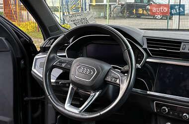 Внедорожник / Кроссовер Audi Q3 2019 в 