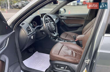 Позашляховик / Кросовер Audi Q3 2016 в 