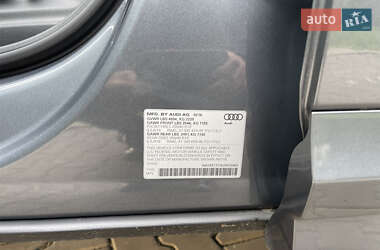Позашляховик / Кросовер Audi Q3 2016 в 
