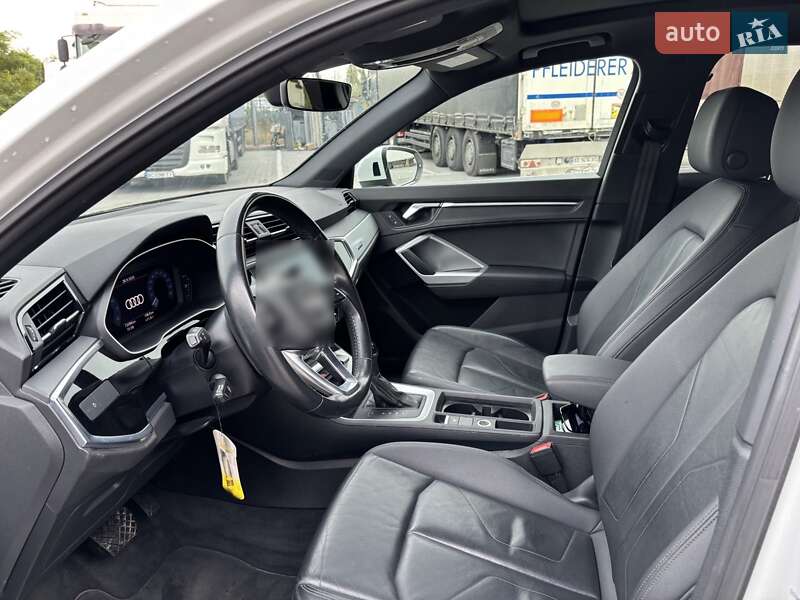 Внедорожник / Кроссовер Audi Q3 2020 в Каменец-Подольском