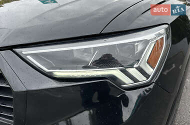 Внедорожник / Кроссовер Audi Q3 2023 в 