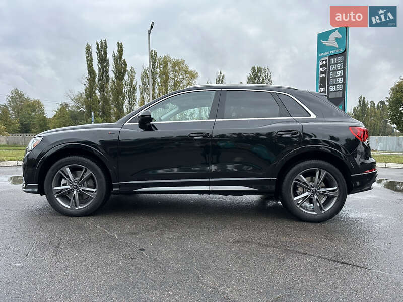 Позашляховик / Кросовер Audi Q3 2023 в Києві