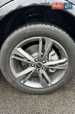 Внедорожник / Кроссовер Audi Q3 2023 в 