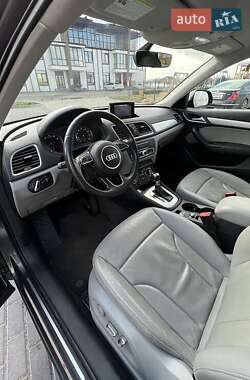 Внедорожник / Кроссовер Audi Q3 2017 в 